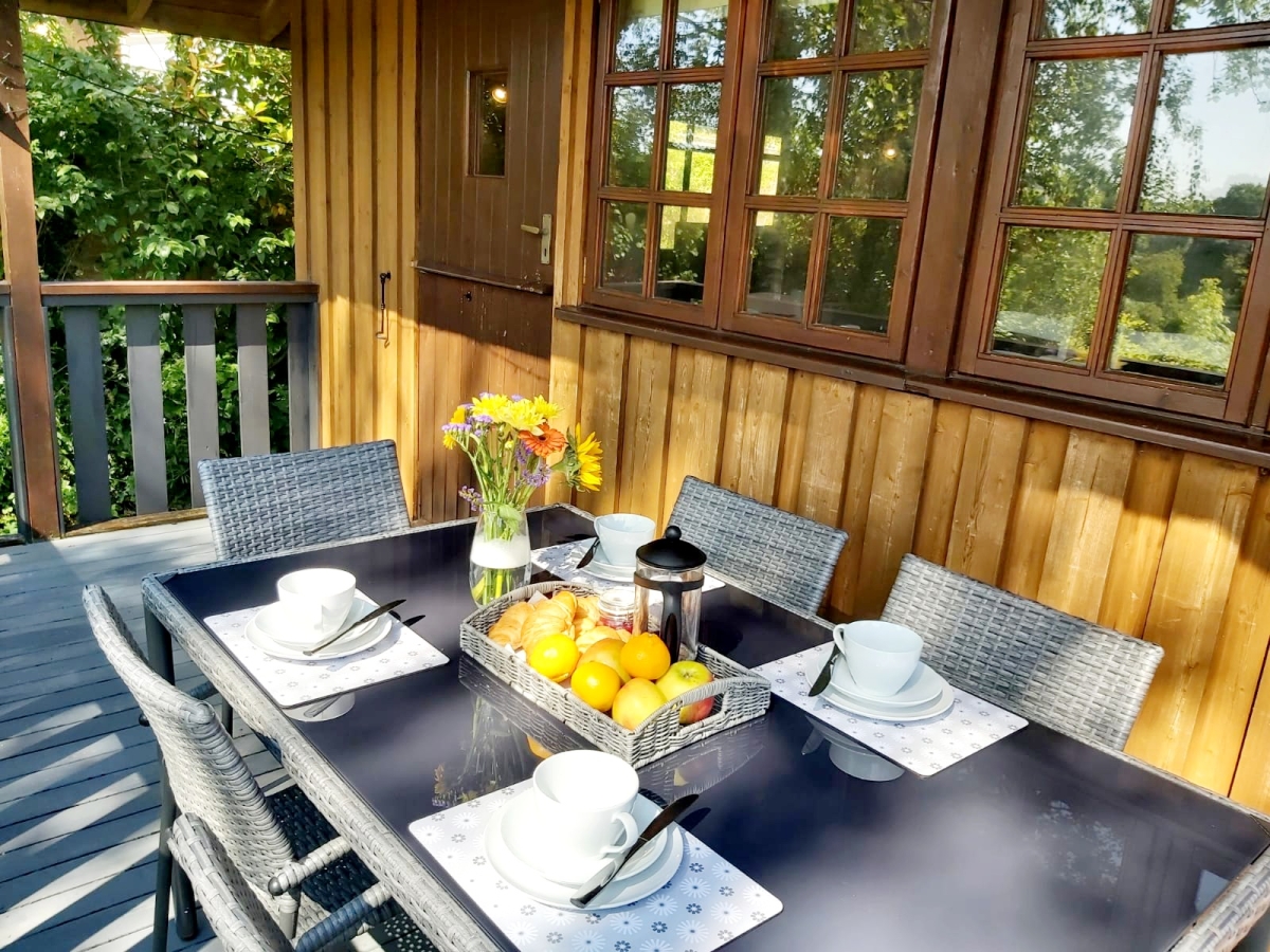Primrose decking